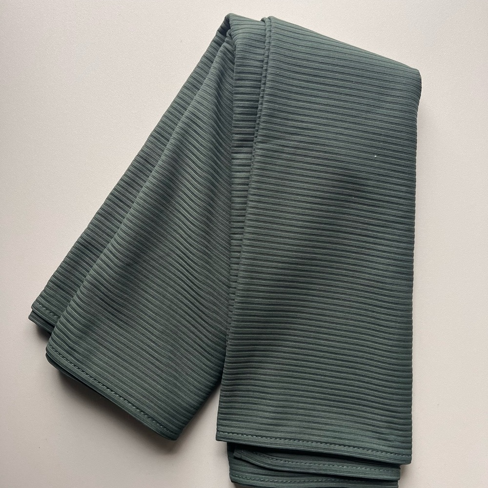 Green Ribbed Scarf / Wrap
